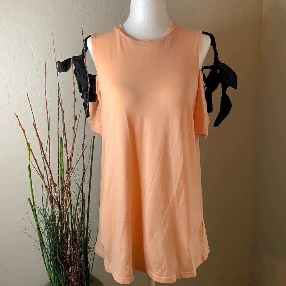 𝅺ASOS pink cold shoulder T-shirt with straps at shoulders crewneck